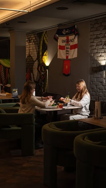 Інтер’єр Offside Pub
