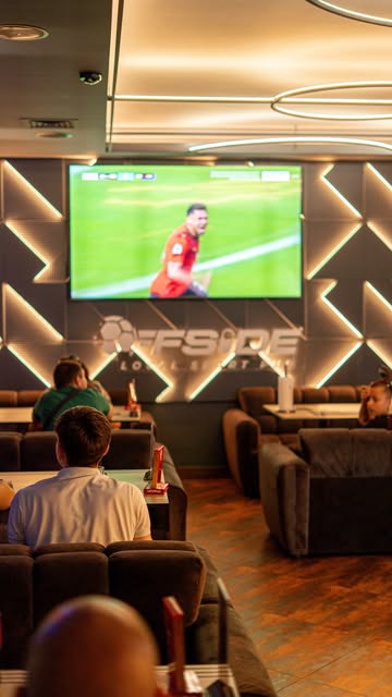 Перегляд матчу в Offside Pub
